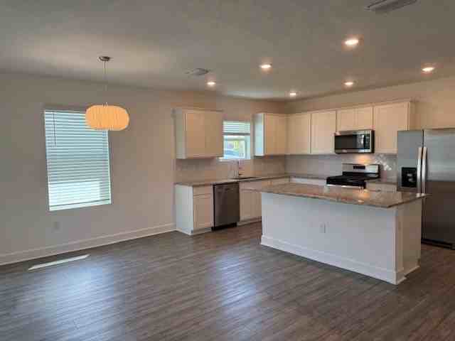 42455 Cascade Dr - Photo 3 of 11