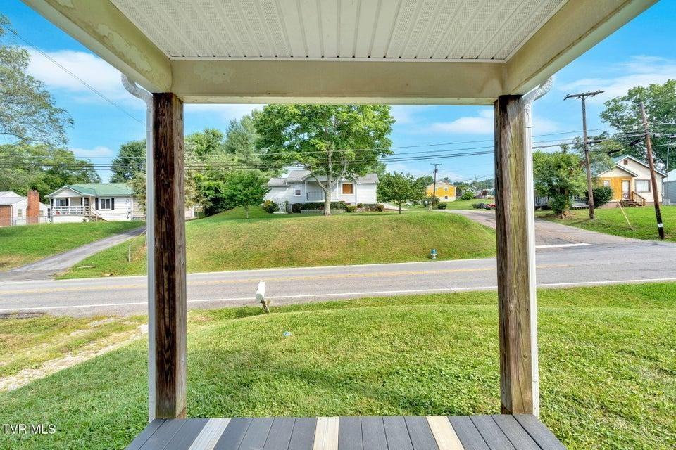 3361 Bloomingdale Rd - Photo 7 of 20