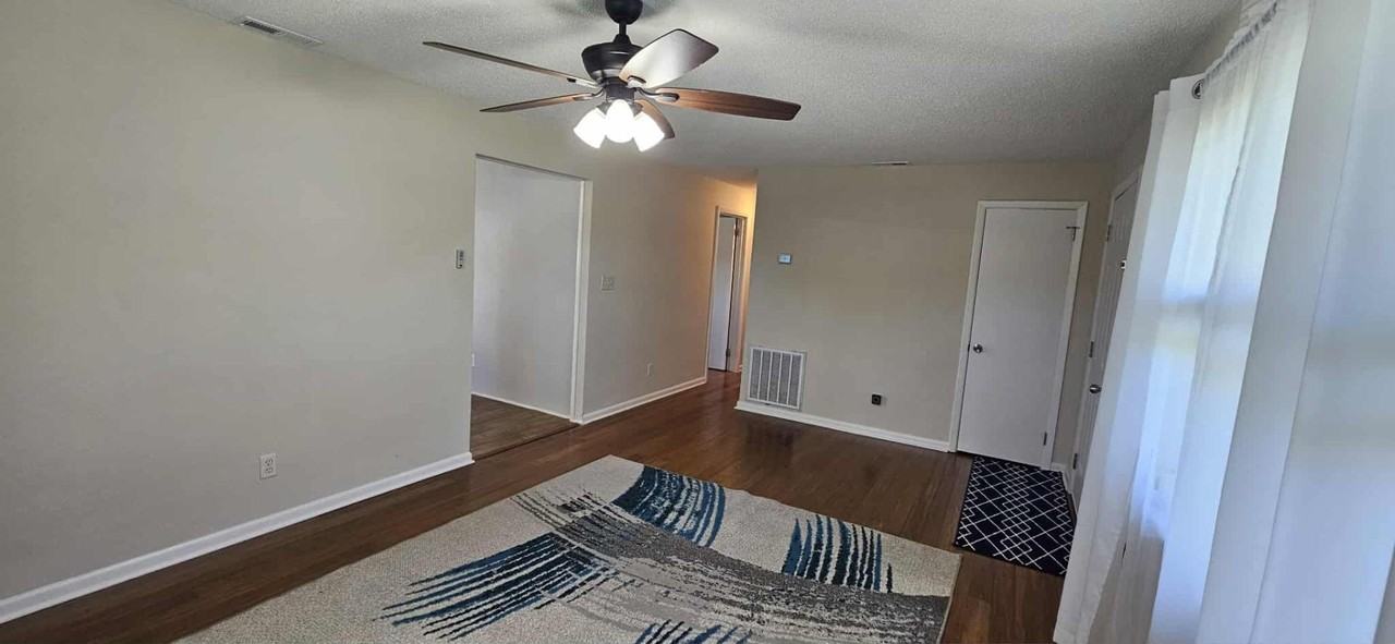 800 Saint James Church Rd - Photo 4 of 20