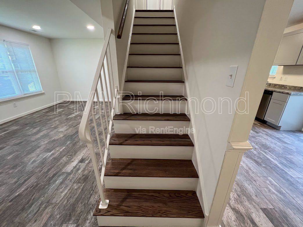 404 Roxana Rd - Photo 3 of 10