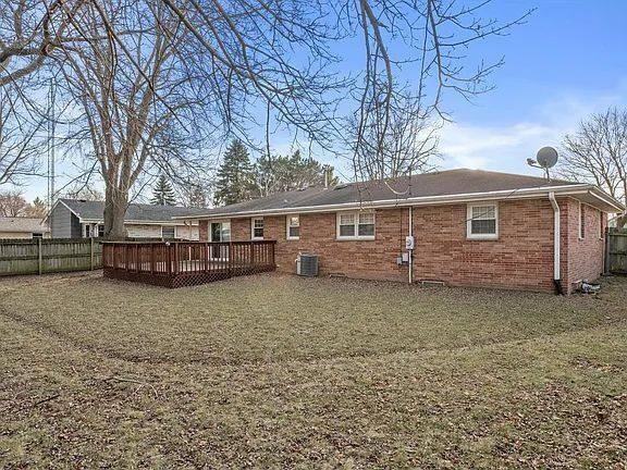 27 Oregon St - Photo 2 of 10