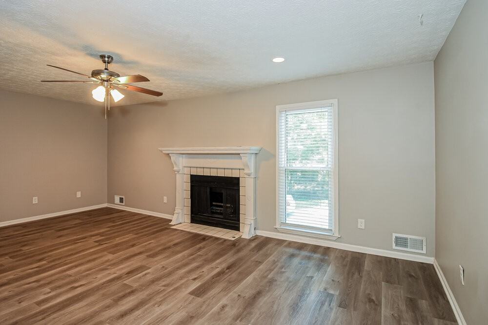 650 Kurtz Rd - Photo 6 of 17