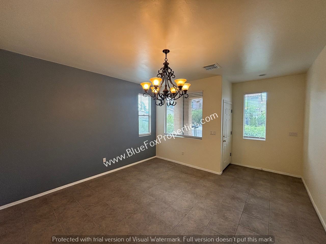 1590 W Blue Horizon St - Photo 3 of 28