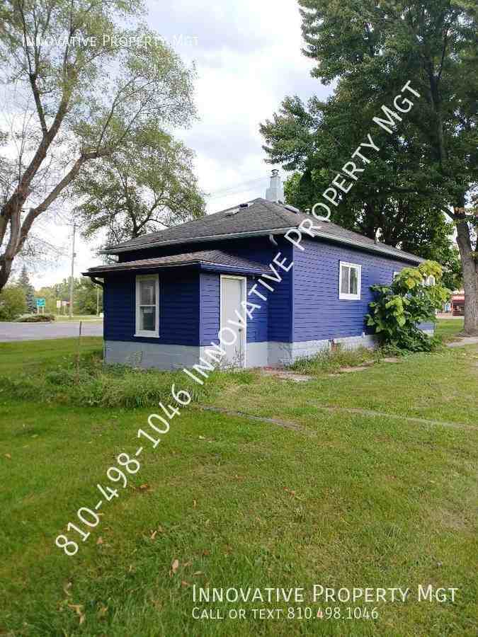 1192 S Belsay Rd - Photo 3 of 20