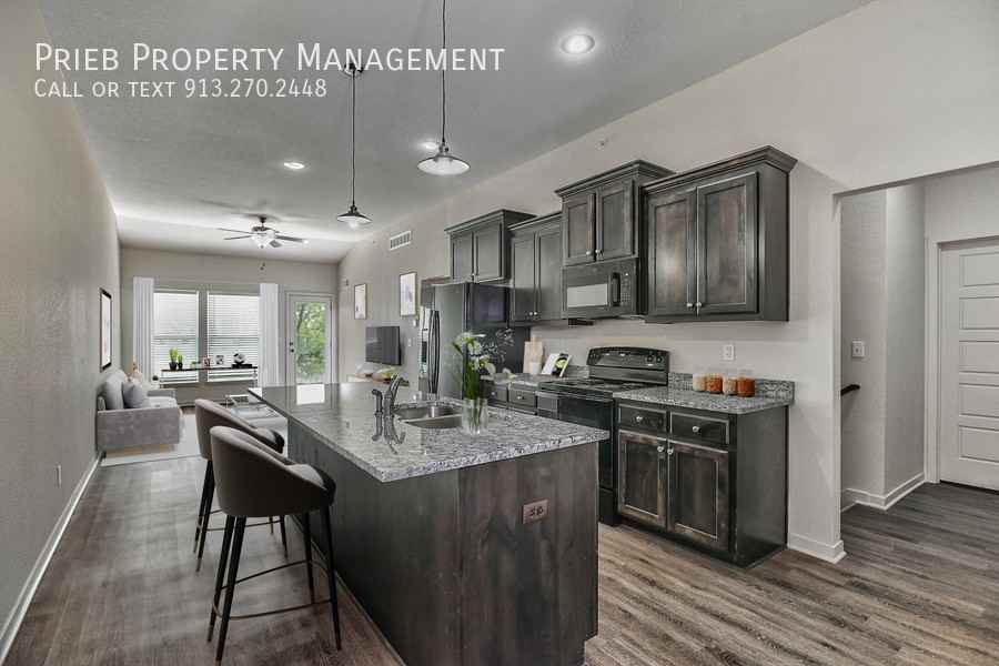 FINDLEY & #15 - Photo 3 of 32