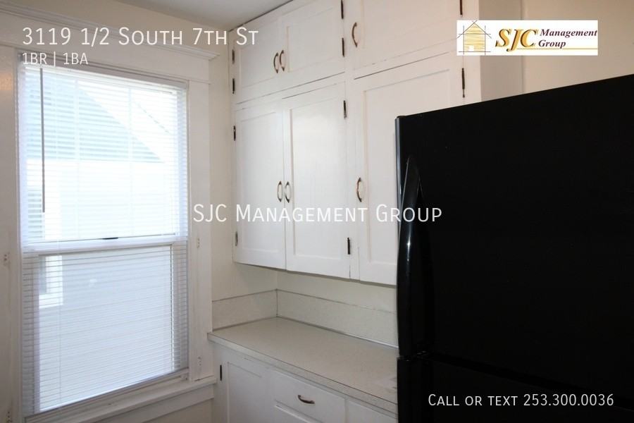 3119 1/2 S 7th St - Photo 7 of 8