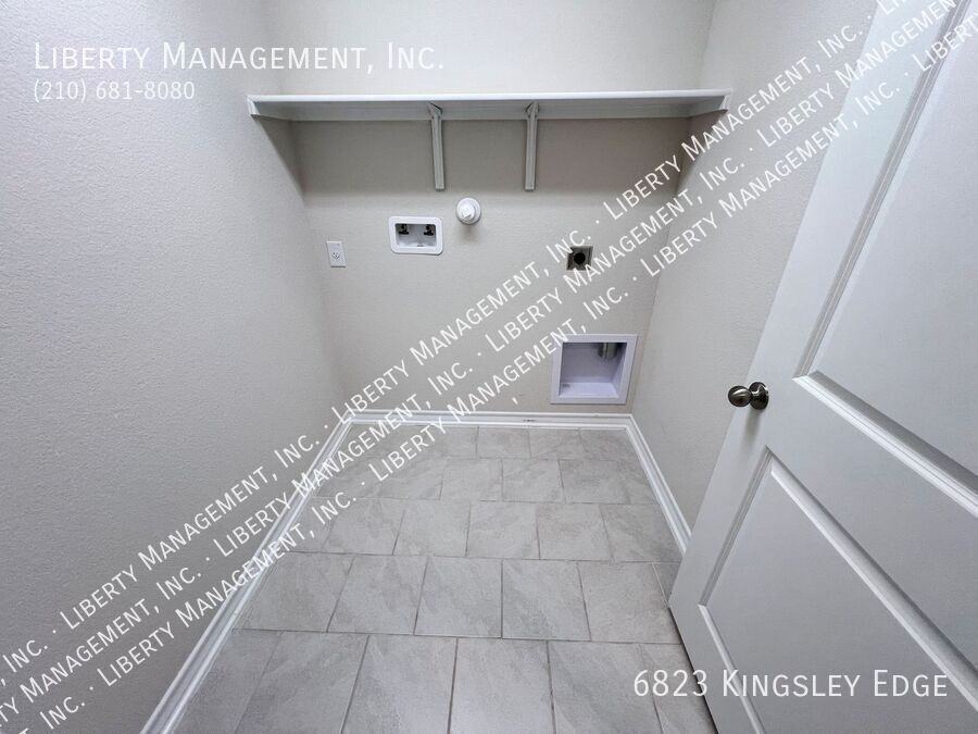 6823 Kingsley Edge - Photo 4 of 34