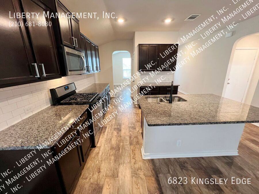 6823 Kingsley Edge - Photo 7 of 34