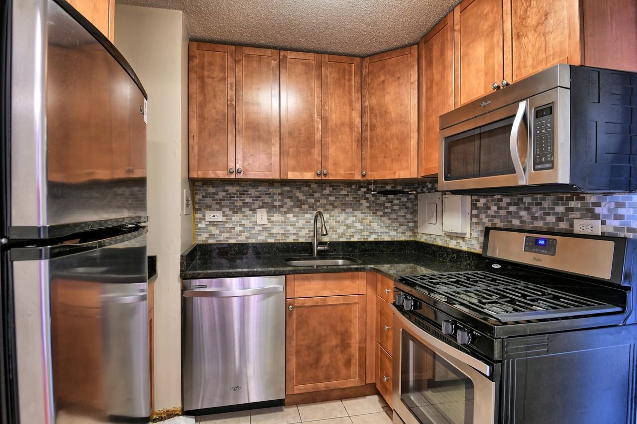 2030 North Adams Street #806 - Photo 4 of 11