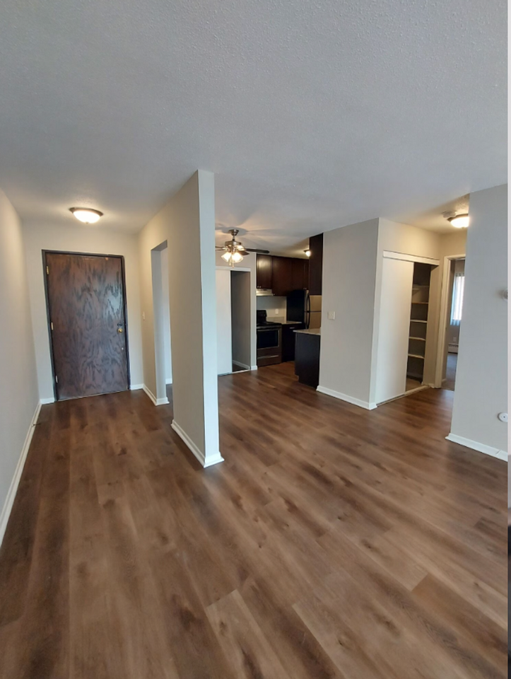 Marydale Lakeview Apartments - Photo 3 of 16