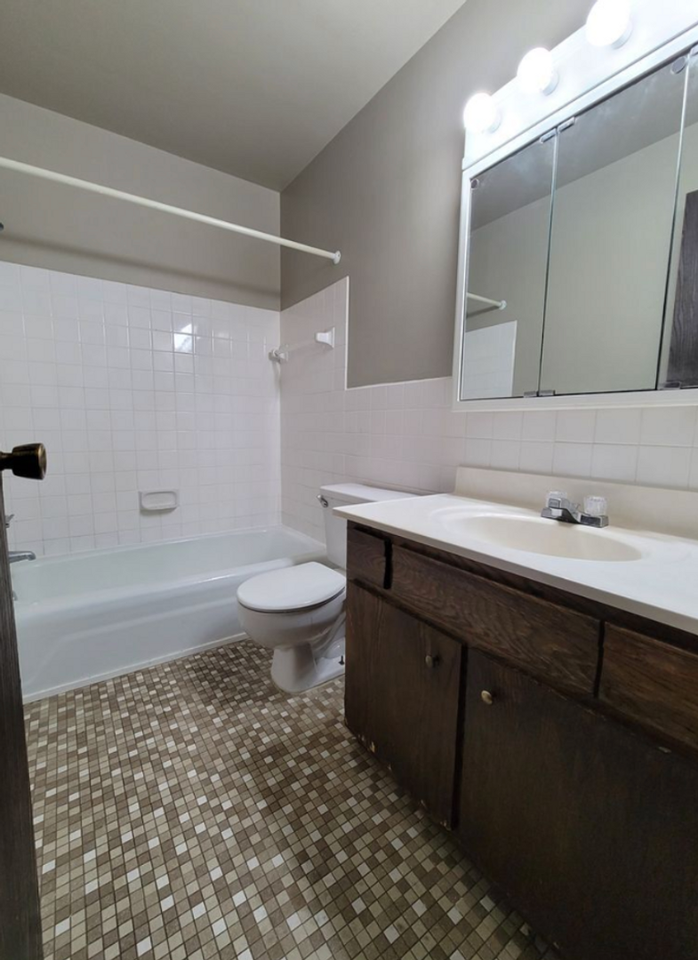 Marydale Lakeview Apartments - Photo 5 of 16