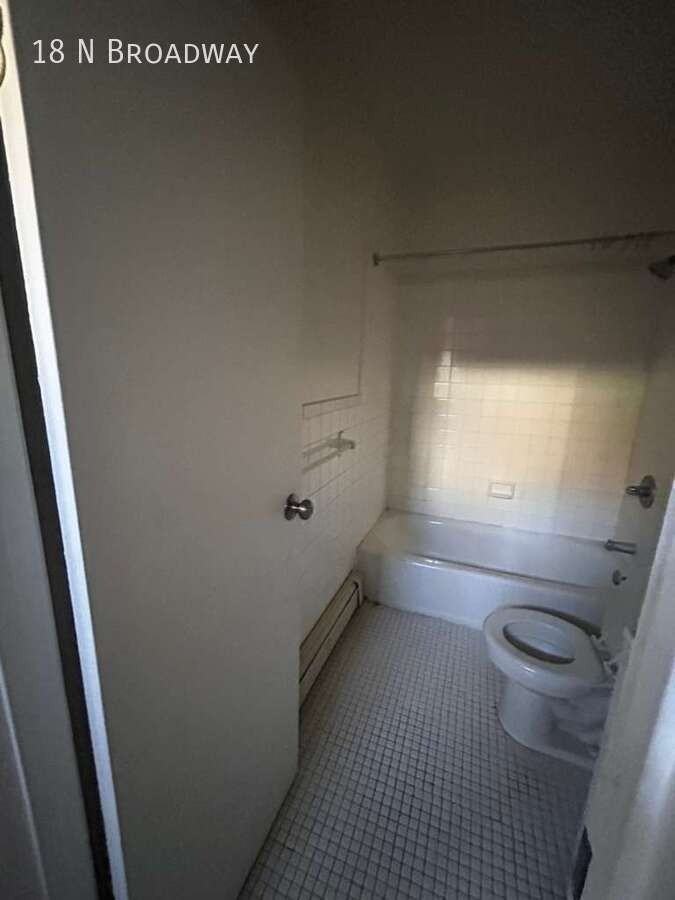 18 N Broadway - Photo 3 of 10