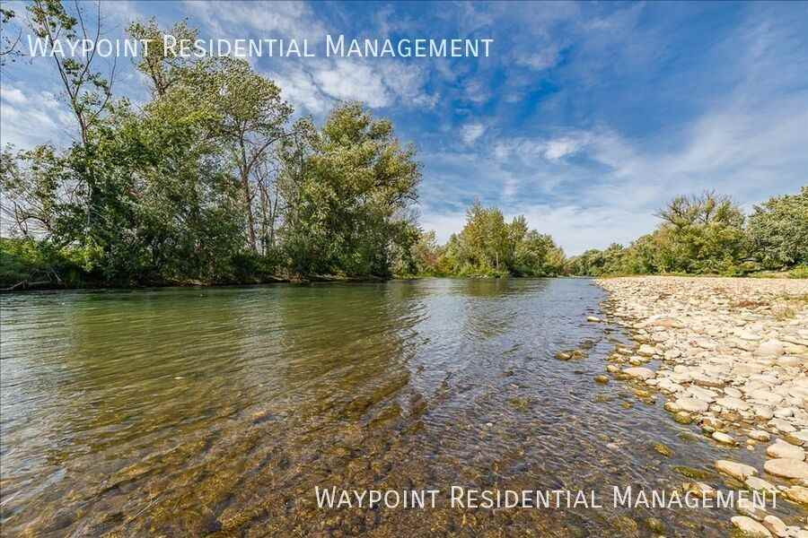 3695 N Gramarcy Ln - Photo 3 of 50