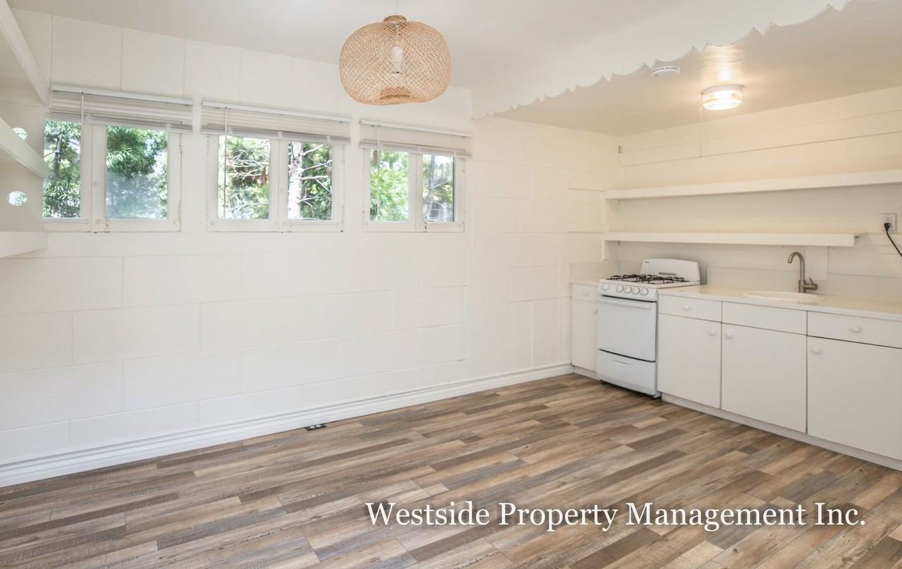 2219 3rd Street #7 - Photo 2 of 8