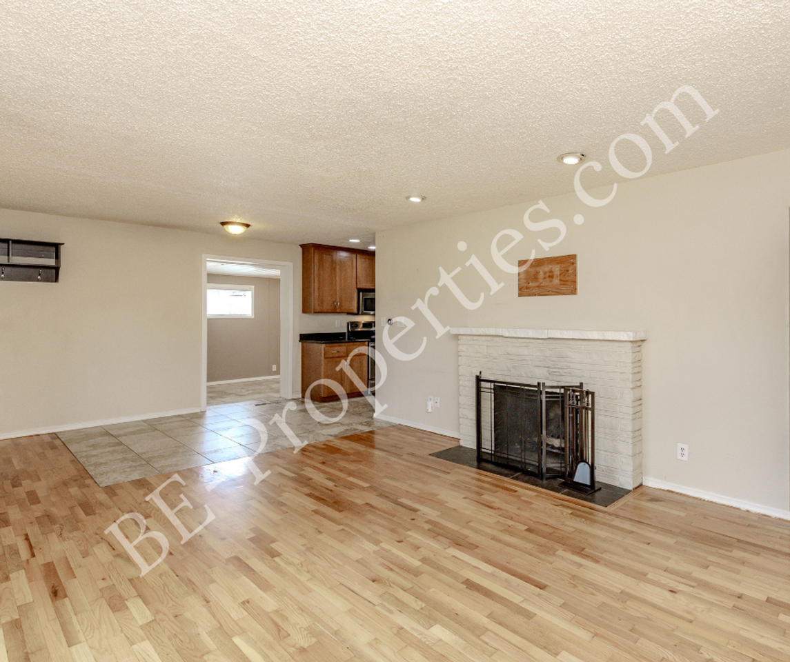 1840 N Shirley St - Photo 3 of 41