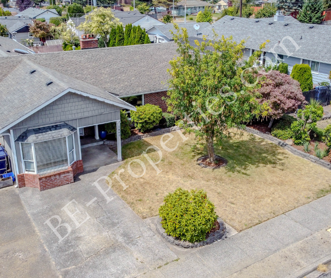 1840 N Shirley St - Photo 4 of 41