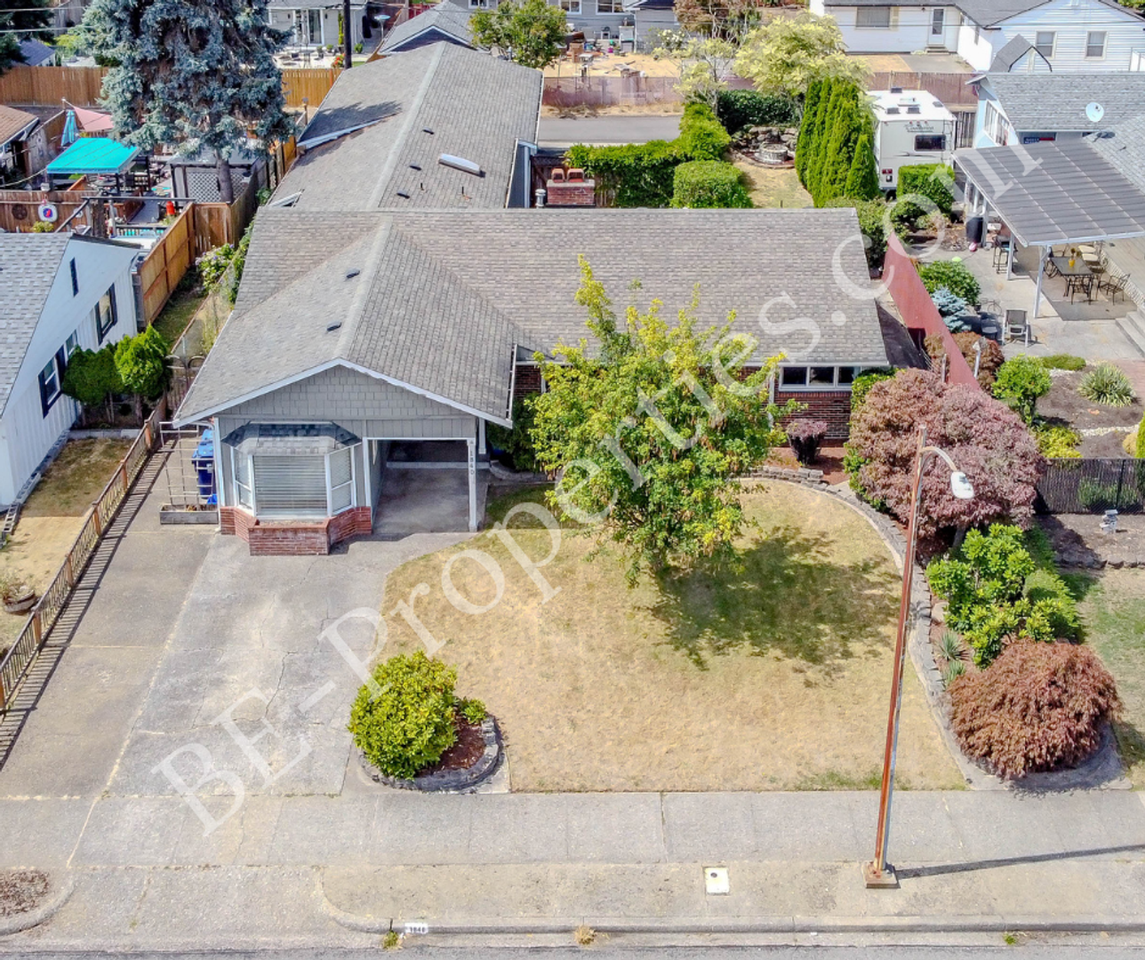 1840 N Shirley St - Photo 5 of 41