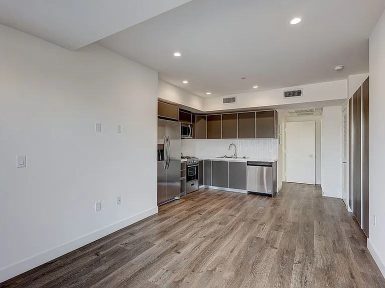 5801 W Pico Blvd #412 - Photo 3 of 35