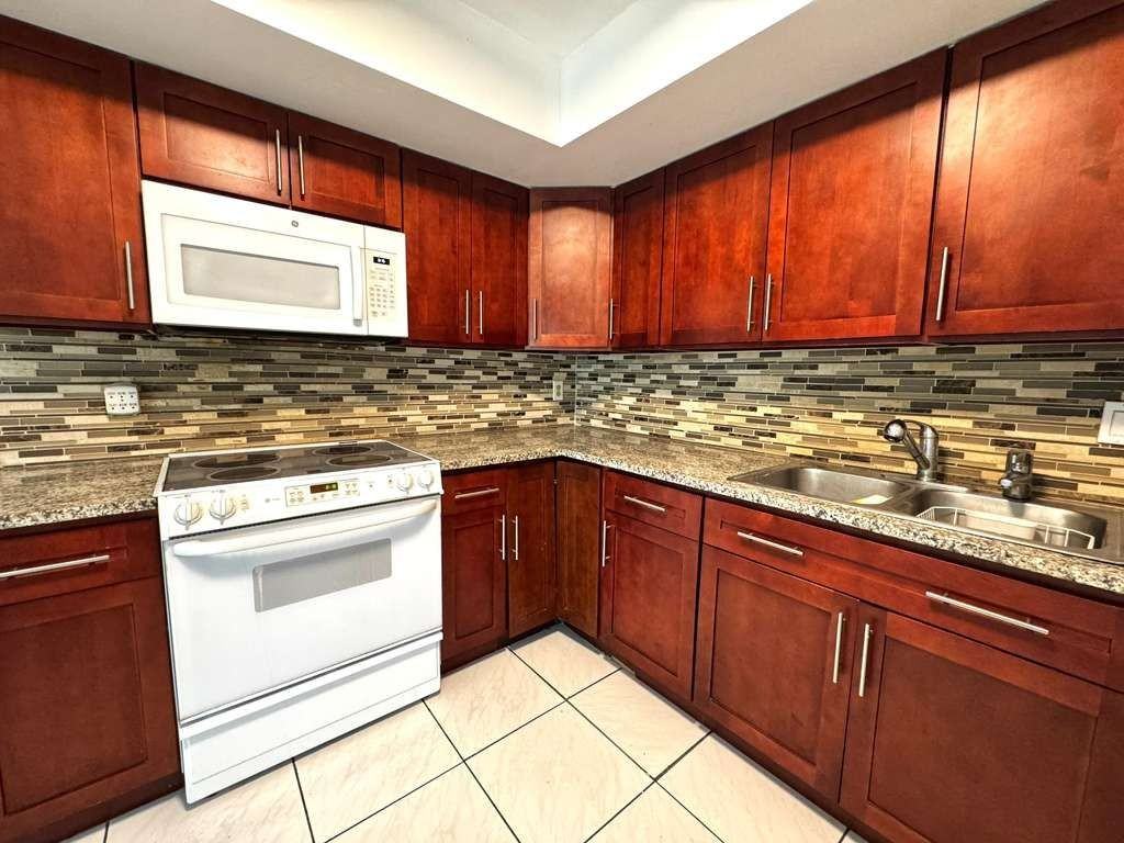 8900 Northwest 23rd Street ##1 - Photo 7 of 12