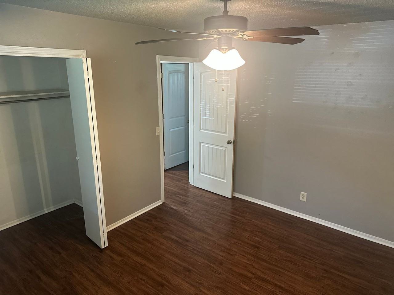 1427 Rolling Oaks Dr - Photo 6 of 14