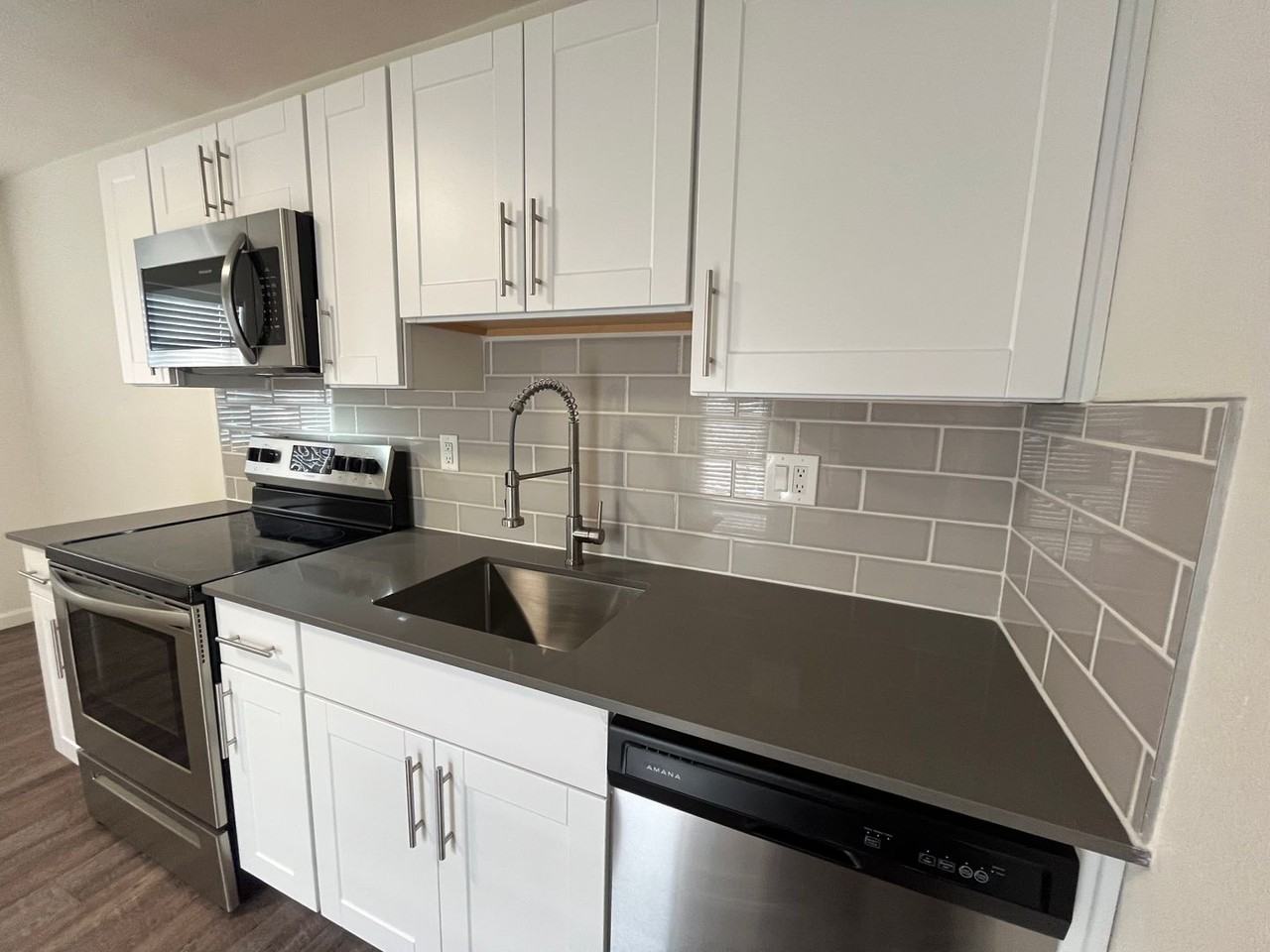 8617 E Coronado Rd #B - Photo 3 of 32