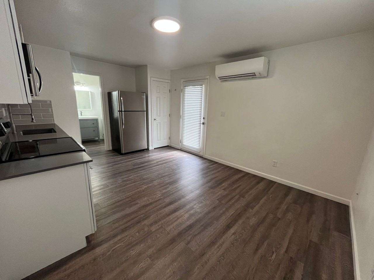 8617 E Coronado Rd #B - Photo 5 of 32