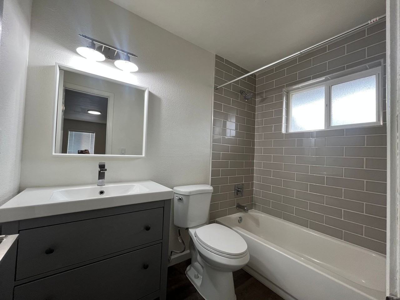 8617 E Coronado Rd #B - Photo 7 of 32