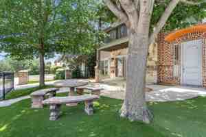 featured image of 3122 Rogers Ave