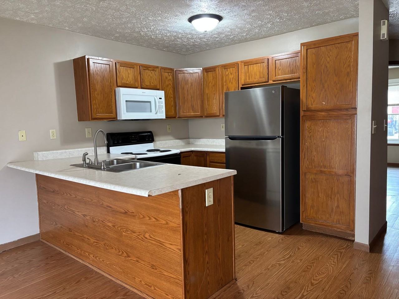 3966 Amelia Ave - Photo 5 of 29