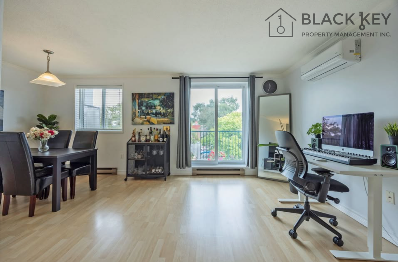 986 Huron St #501 - Photo 3 of 10