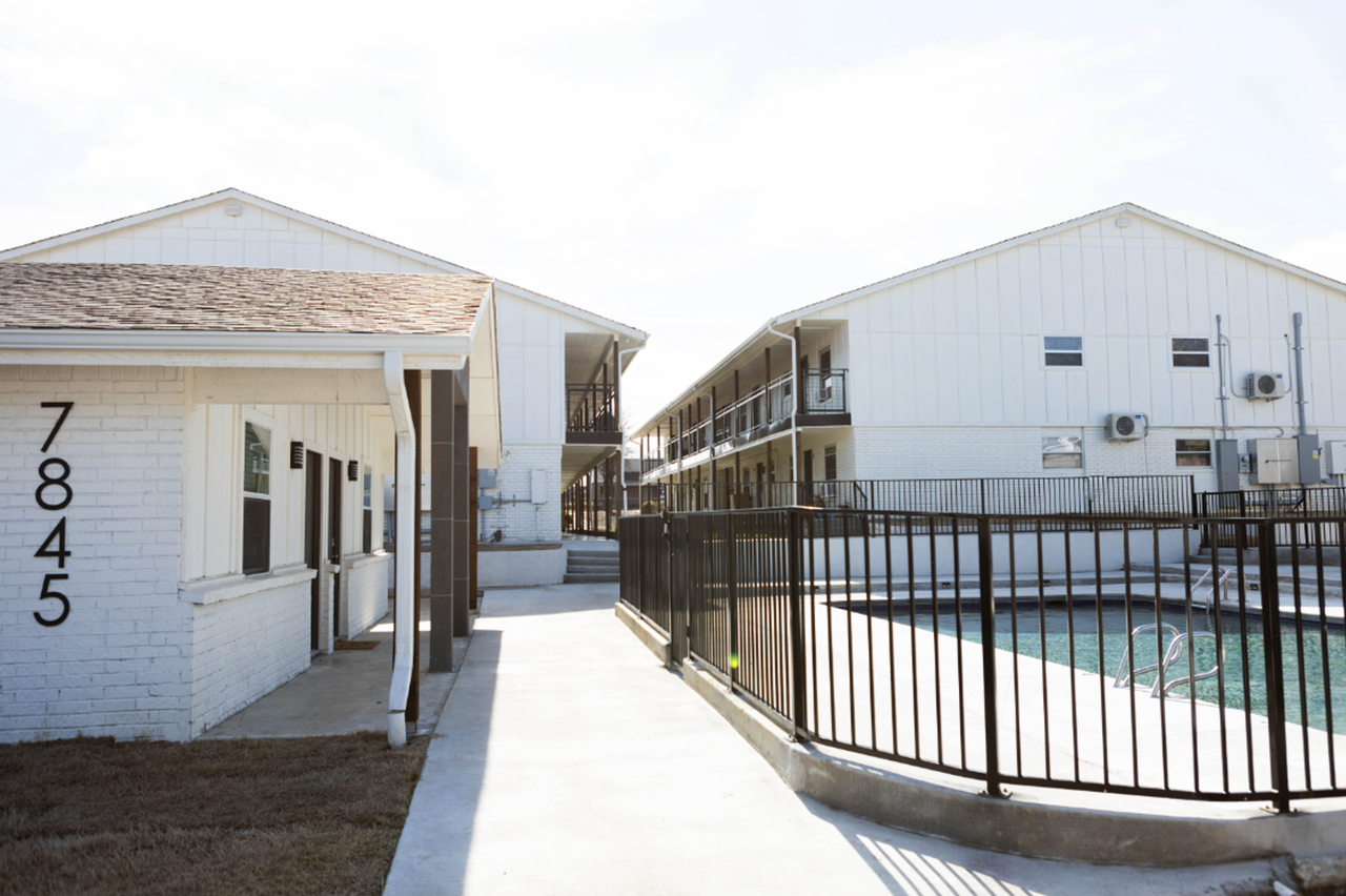 LEGACY @49th - Photo 2 of 37