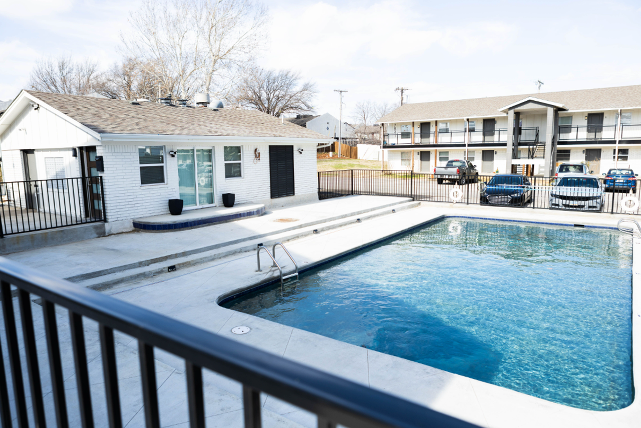 LEGACY @49th - Photo 3 of 37