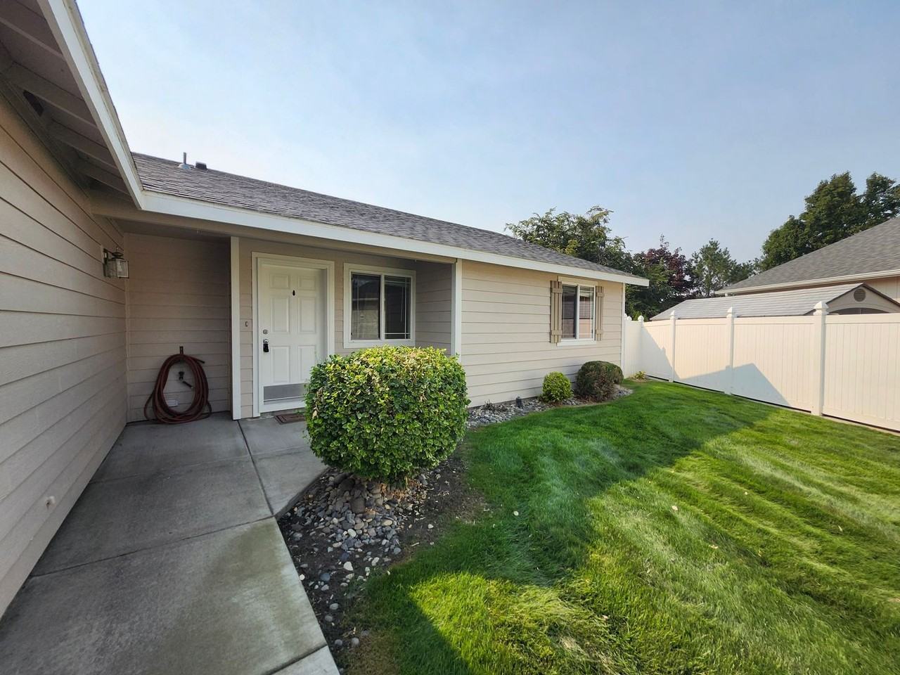 5822 Austin Ct - Photo 2 of 24