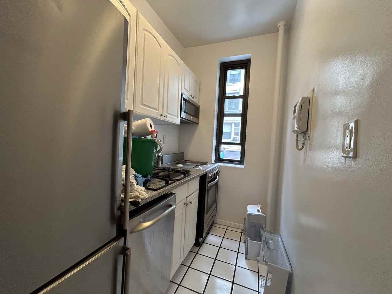 124 E 24th St #G6 - Photo 5 of 8