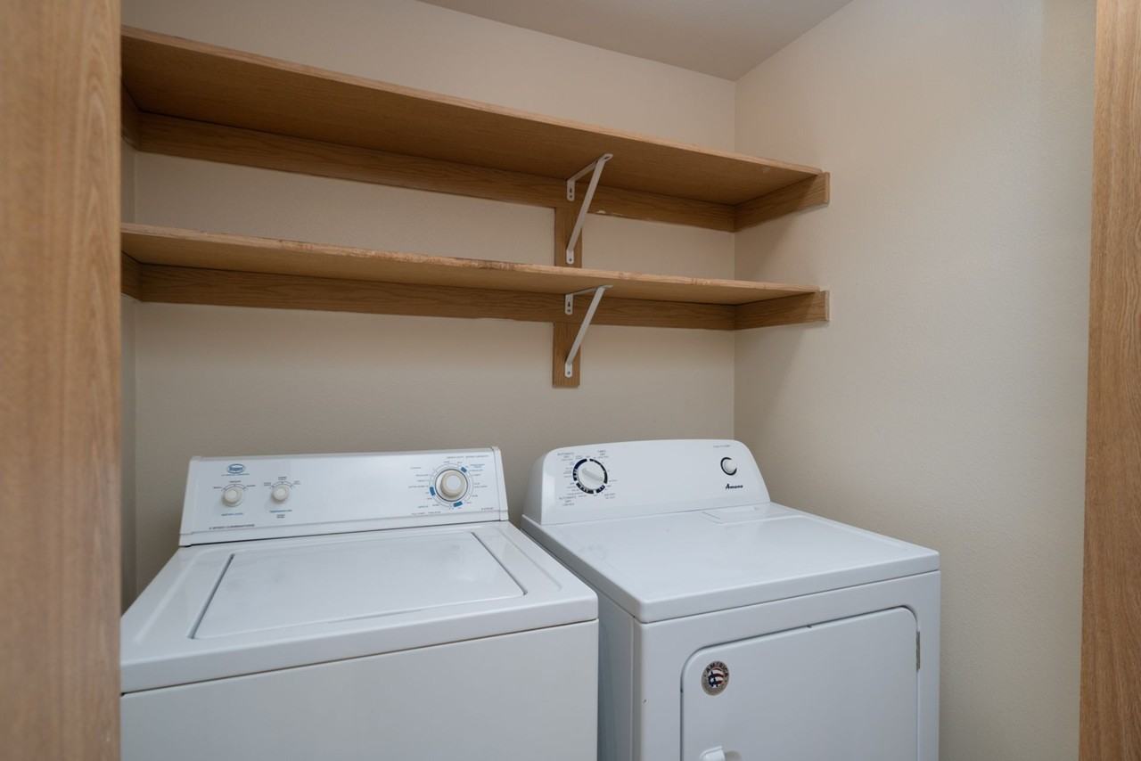 Mountain Crest Apartments - Photo 7 of 34