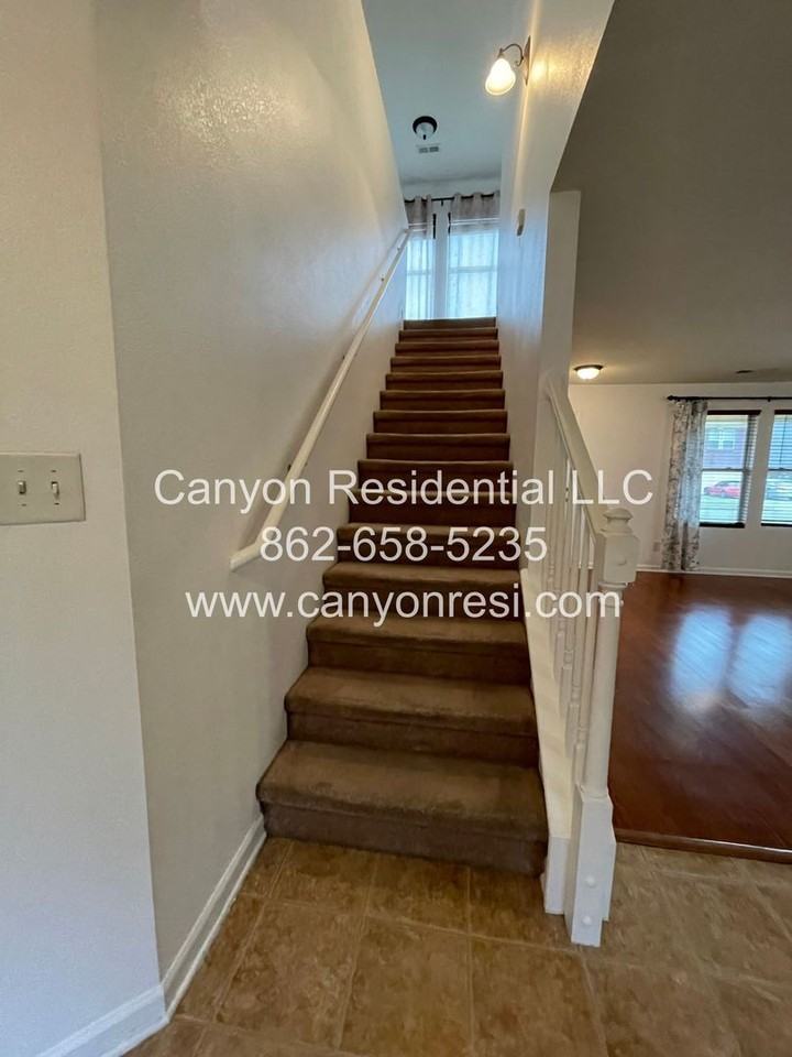 177 Sagebrook Dr - Photo 3 of 21