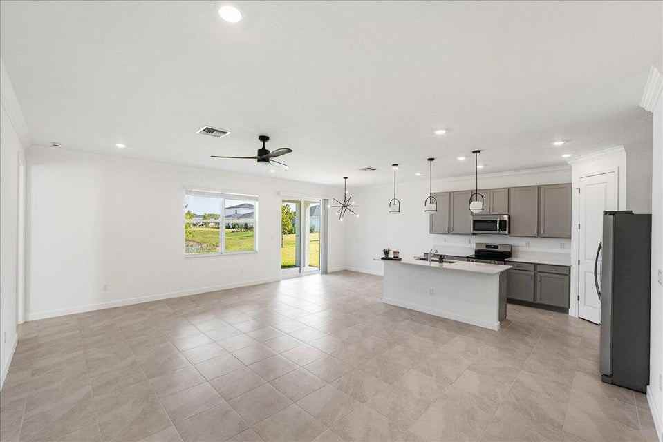 3527 Angler Dr - Photo 5 of 8