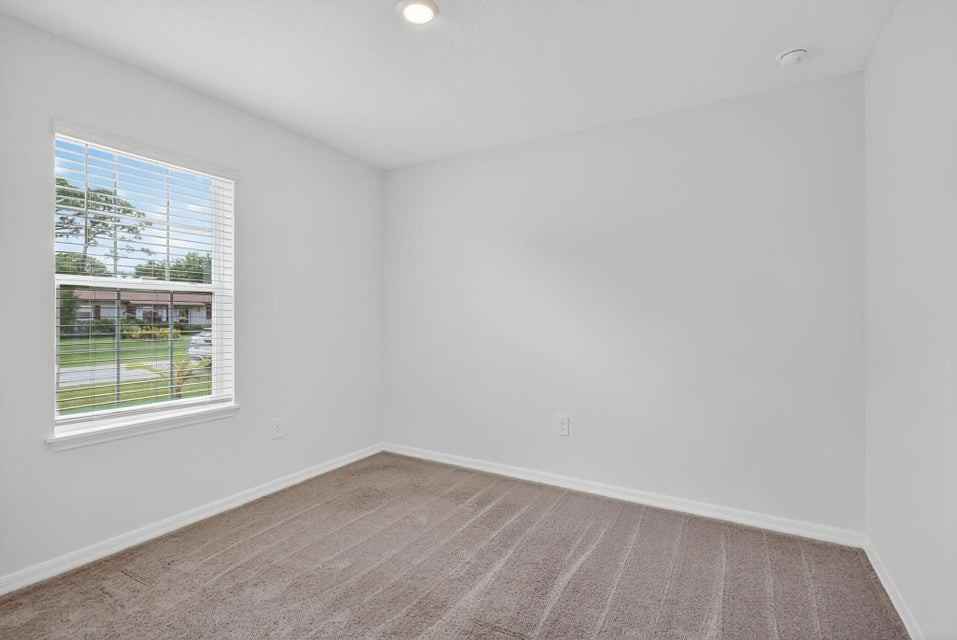 657 Ne Horizon Ln - Photo 7 of 8