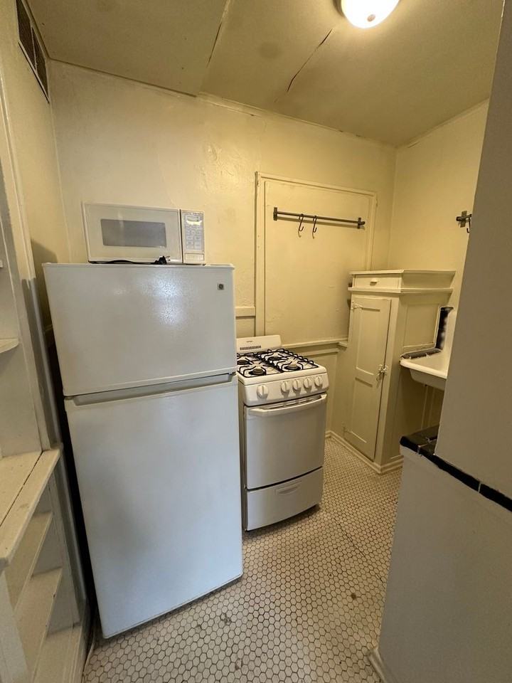 Clayton Place - Photo 3 of 10