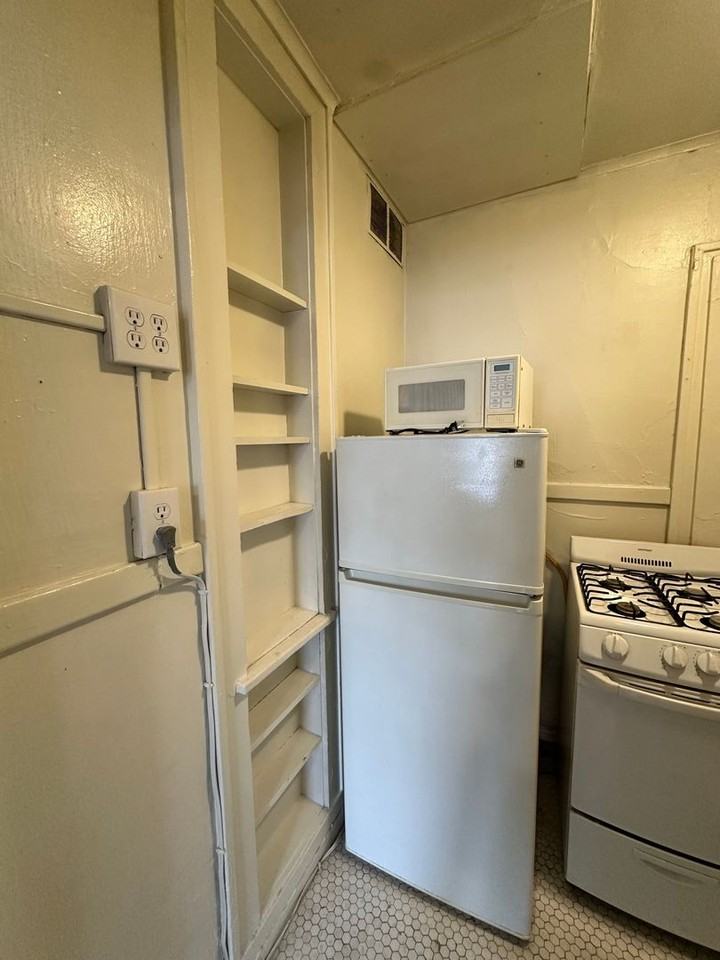 Clayton Place - Photo 4 of 10