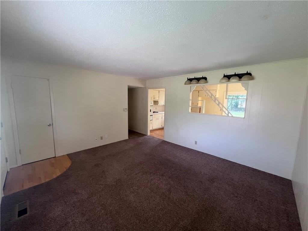 609 Cedar St - Photo 3 of 12