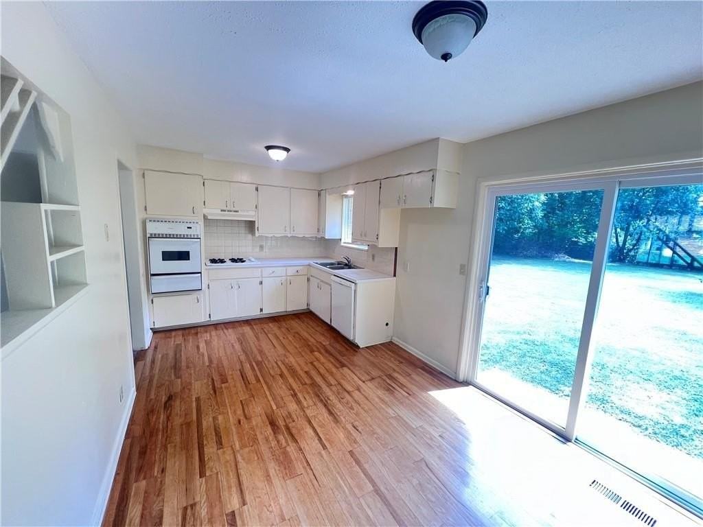 609 Cedar St - Photo 5 of 12