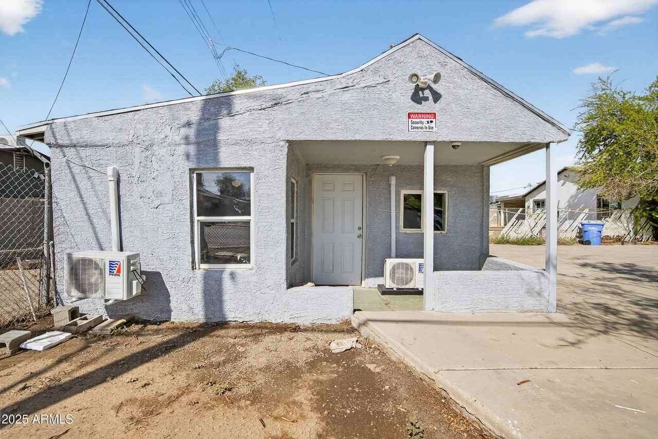 1410 S 24th Ave #B - Photo 2 of 27