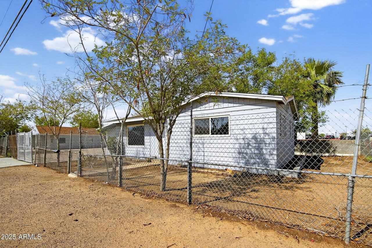 1410 S 24th Ave #B - Photo 6 of 27