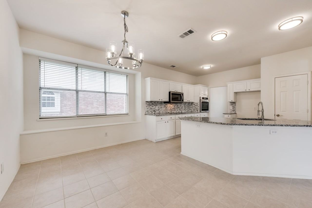 3605 Carrington Dr - Photo 2 of 21