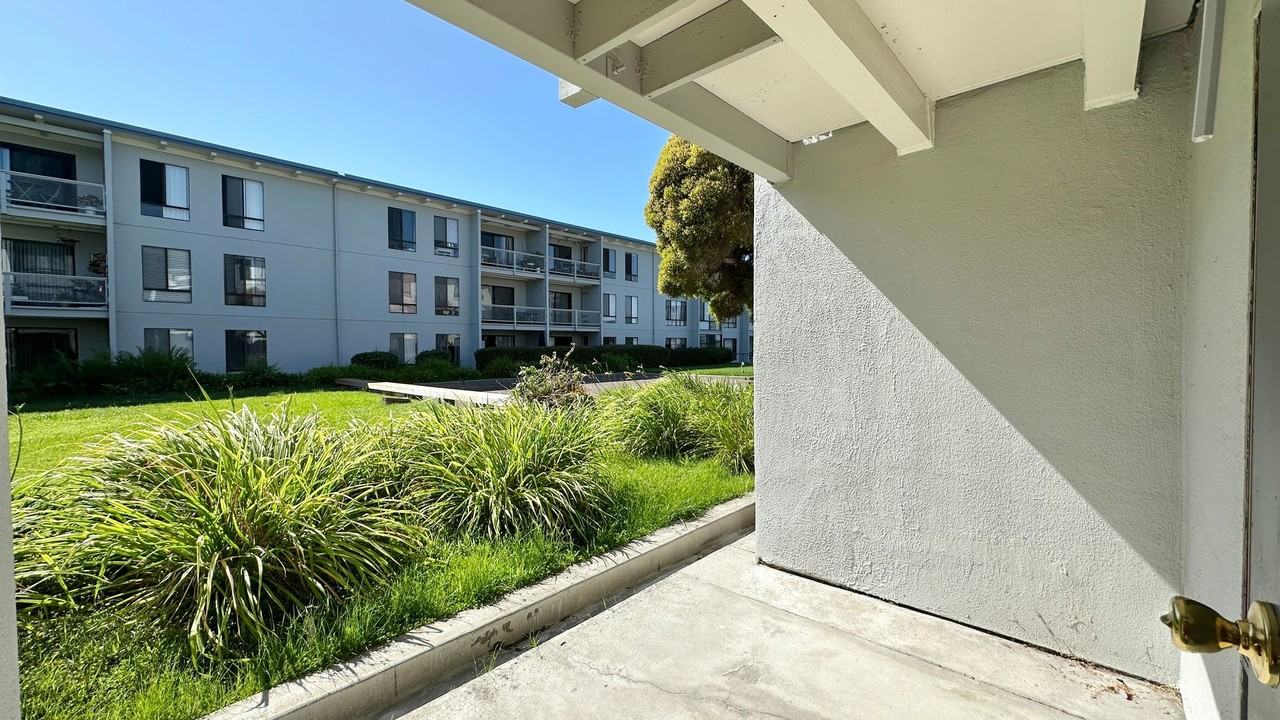 6 Commodore Dr #C231 - Photo 2 of 30