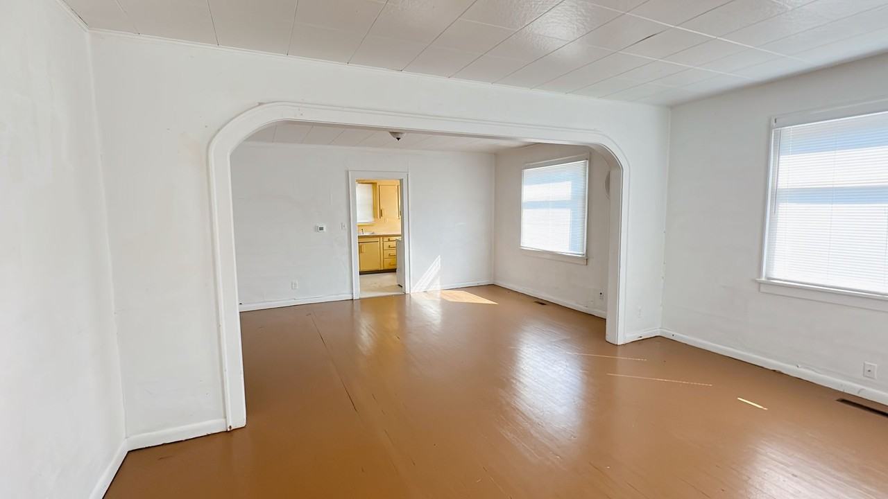 2207 Douglas Ave - Photo 7 of 31