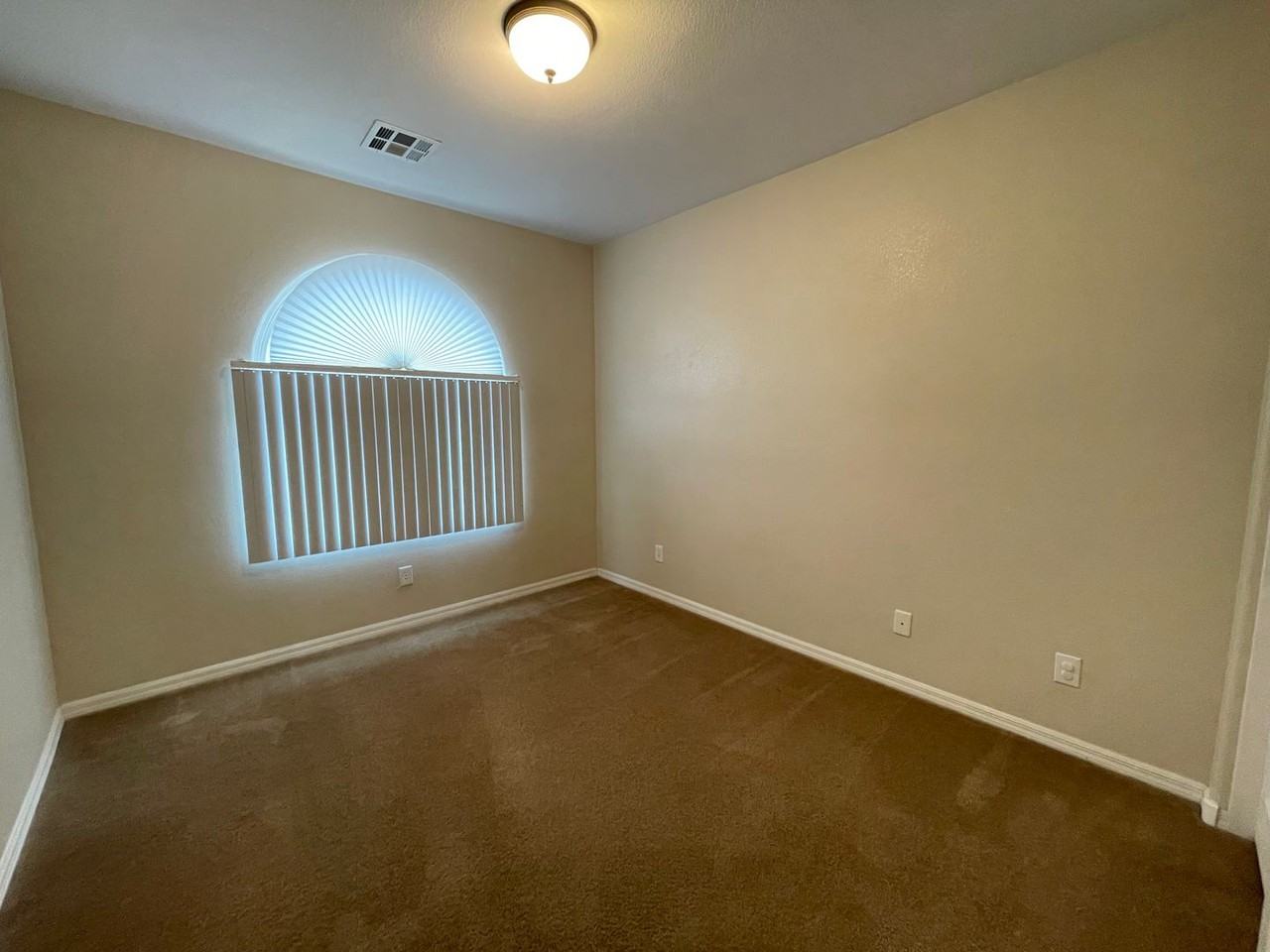 2928 Pitgaveny Ave - Photo 4 of 10