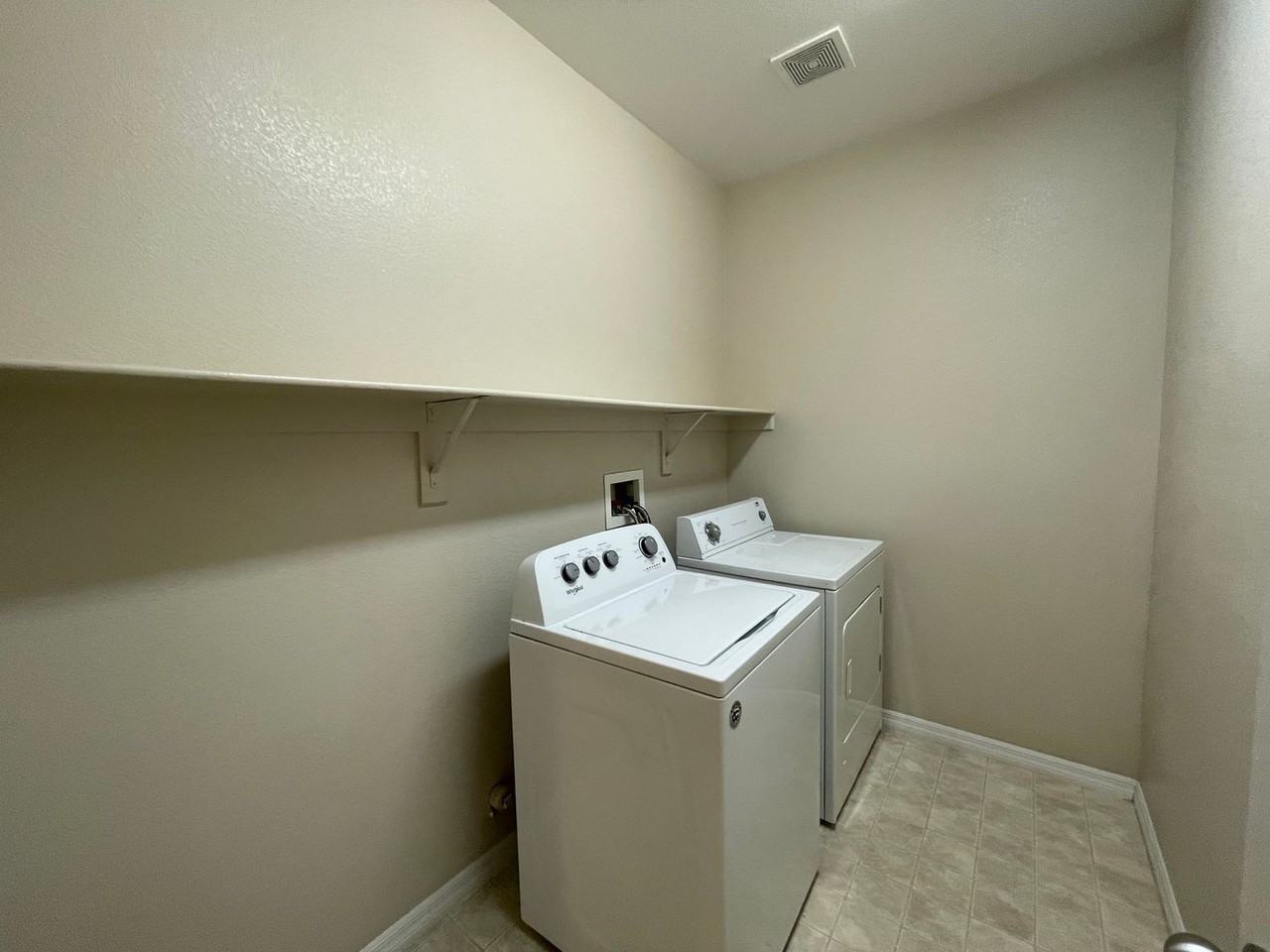 2928 Pitgaveny Ave - Photo 7 of 10