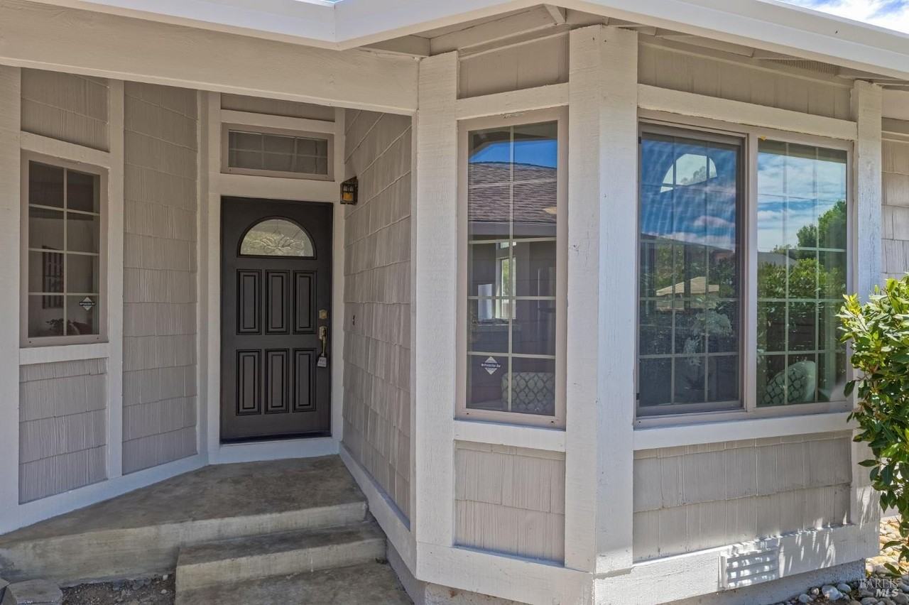 828 Stoneridge Cir - Photo 5 of 37